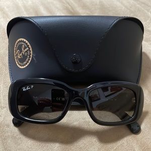 Ray ban woman’s sunglasses with case
